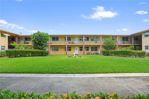 Condominio en venta en Hollywood, Florida, 2 dormitorios, 78.97 m2 № 1792390 - foto 3