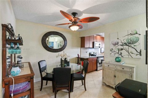Condominio en venta en Hollywood, Florida, 2 dormitorios, 78.97 m2 № 1792390 - foto 13