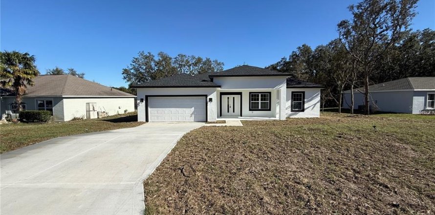 Villa ou maison à Citrus Springs, Floride 3 chambres, 142.05 m2 № 2151316