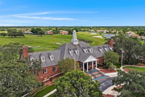 House in Coral Springs, Florida 3 bedrooms, 166.02 sq.m. № 2007442 - photo 2