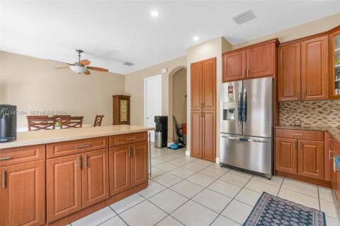 Снять в аренду таунхаус в Дейви, Флорида 3 спальни, 194.82м2, № 2004458 - фото 21