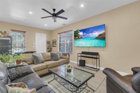 Снять в аренду таунхаус в Дейви, Флорида 3 спальни, 194.82м2, № 2004458 - фото 7