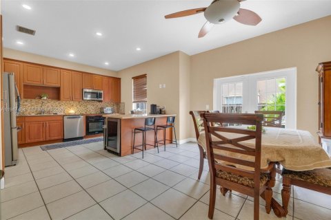 Снять в аренду таунхаус в Дейви, Флорида 3 спальни, 194.82м2, № 2004458 - фото 11