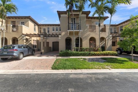 Снять в аренду таунхаус в Дейви, Флорида 3 спальни, 194.82м2, № 2004458 - фото 2