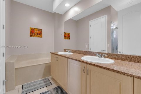 Снять в аренду таунхаус в Дейви, Флорида 3 спальни, 194.82м2, № 2004458 - фото 28