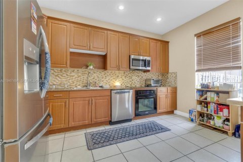 Снять в аренду таунхаус в Дейви, Флорида 3 спальни, 194.82м2, № 2004458 - фото 18