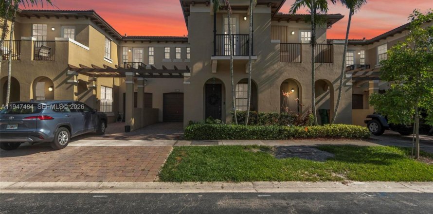 Таунхаус в Дейви, Флорида 3 спальни, 194.82м2 № 2004458