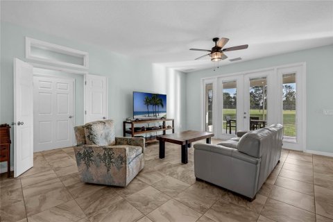 House in Weirsdale, Florida 5 bedrooms, 325.34 sq.m. № 1918818 - photo 3