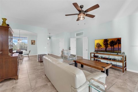 House in Weirsdale, Florida 5 bedrooms, 325.34 sq.m. № 1918818 - photo 7