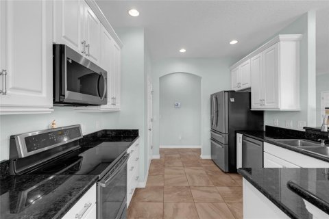 House in Weirsdale, Florida 5 bedrooms, 325.34 sq.m. № 1918818 - photo 12