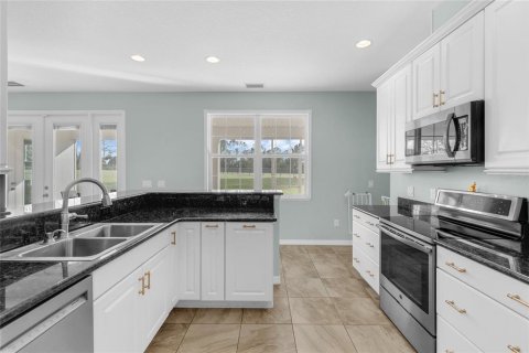 House in Weirsdale, Florida 5 bedrooms, 325.34 sq.m. № 1918818 - photo 14