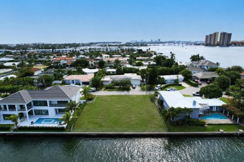 Villa ou maison à vendre à Riviera Beach, Floride: 1 pièce № 2350942 - photo 3