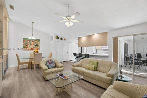 Adosado en alquiler en Palm Beach Gardens, Florida, 2 dormitorios, 107.02 m2 № 2088490 - foto 11