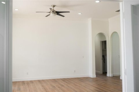 Villa ou maison à vendre à Orlando, Floride: 4 chambres, 301.47 m2 № 2147842 - photo 5