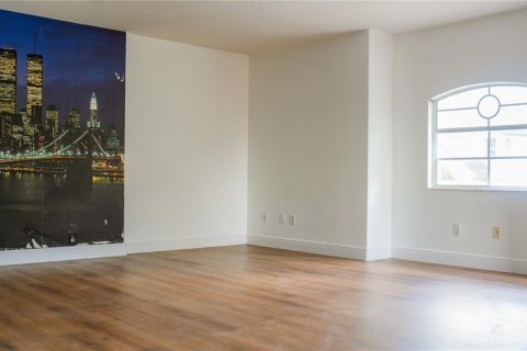 Villa ou maison à vendre à Orlando, Floride: 4 chambres, 301.47 m2 № 2147842 - photo 16