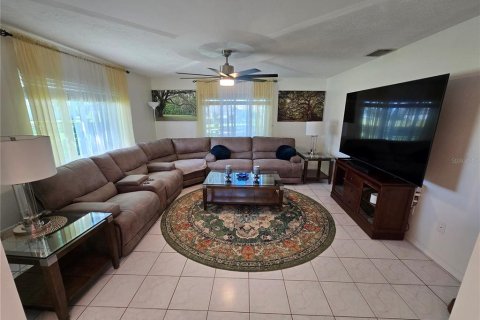 Villa ou maison à vendre à Punta Gorda, Floride: 3 chambres, 195.56 m2 № 2418951 - photo 8