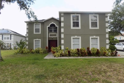House in Orlando, Florida 5 bedrooms № 1864177 - photo 1