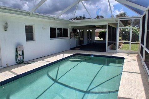 House in Nokomis, Florida 3 bedrooms, 155.43 sq.m. № 2275739 - photo 3