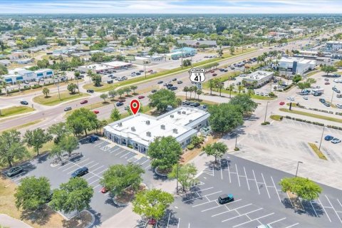 Propiedad comercial en alquiler en Port Charlotte, Florida, 204.38 m2 № 2109439 - foto 4