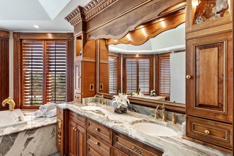 Купить виллу или дом в Сарасота, Флорида 14 комнат, 993.78м2, № 2125689 - фото 21