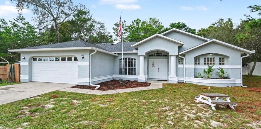 House in Brooksville, Florida 3 bedrooms, 187.85 sq.m. № 2403710