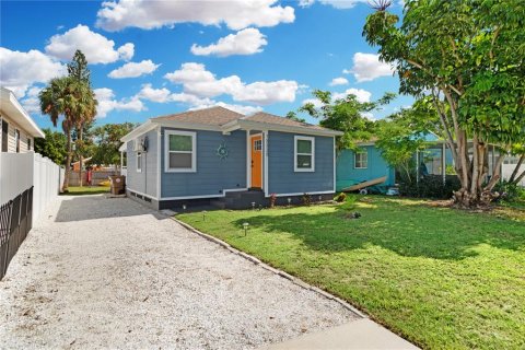 House in Madeira Beach, Florida 1 bedroom, 55.74 sq.m. № 1766245 - photo 1