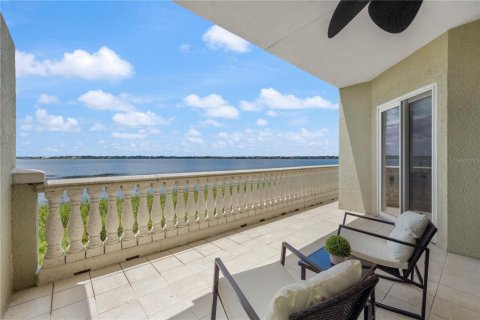Condo in Orlando, Florida, 2 bedrooms  № 1846345 - photo 1