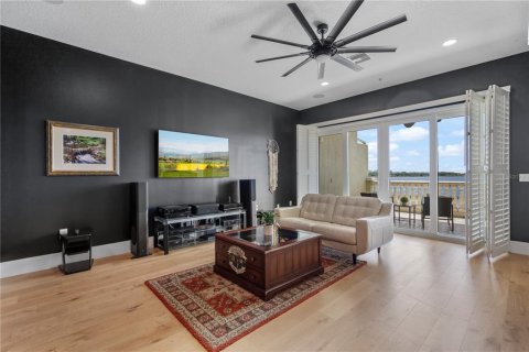 Condo in Orlando, Florida, 2 bedrooms  № 1846345 - photo 13
