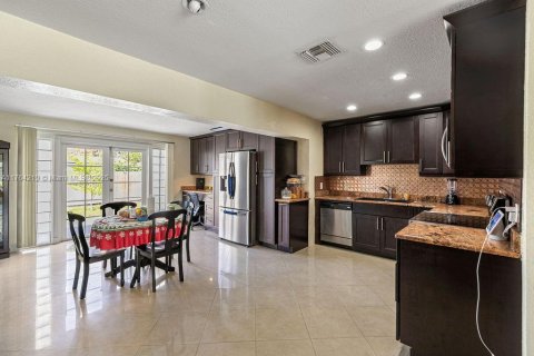 Casa en venta en Pompano Beach, Florida, 3 dormitorios, 129.13 m2 № 1985400 - foto 16