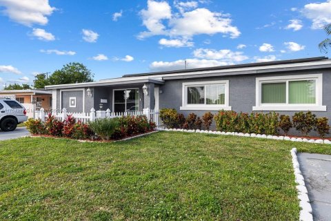 Casa en venta en Pompano Beach, Florida, 3 dormitorios, 129.13 m2 № 1985400 - foto 5