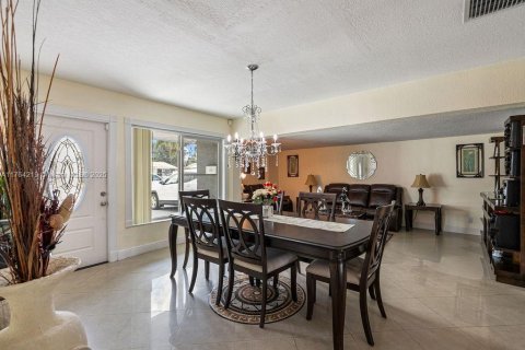 Casa en venta en Pompano Beach, Florida, 3 dormitorios, 129.13 m2 № 1985400 - foto 17