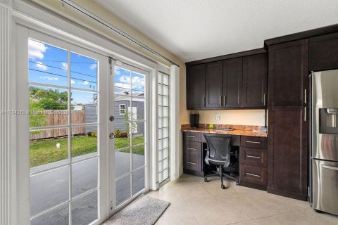 Casa en venta en Pompano Beach, Florida, 3 dormitorios, 129.13 m2 № 1985400 - foto 14