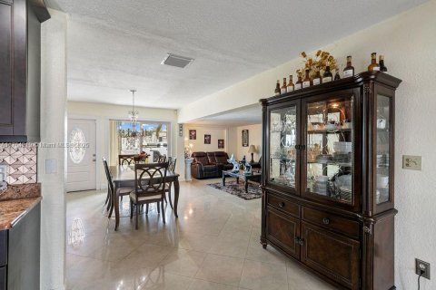 Casa en venta en Pompano Beach, Florida, 3 dormitorios, 129.13 m2 № 1985400 - foto 6