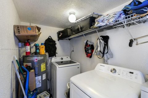 Casa en venta en Pompano Beach, Florida, 3 dormitorios, 129.13 m2 № 1985400 - foto 27