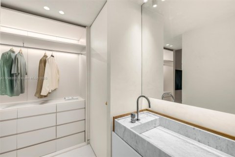 Condominio en venta en Miami, Florida, 2 dormitorios, 104.33 m2 № 1715199 - foto 14