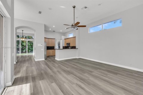 Casa en alquiler en Coral Springs, Florida, 5 dormitorios, 305.37 m2 № 2026218 - foto 15