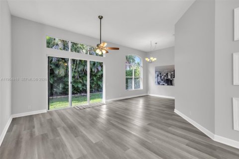 Casa en alquiler en Coral Springs, Florida, 5 dormitorios, 305.37 m2 № 2026218 - foto 9