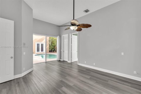 Casa en alquiler en Coral Springs, Florida, 5 dormitorios, 305.37 m2 № 2026218 - foto 22