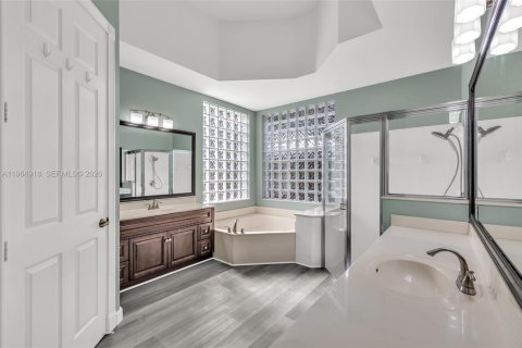 Casa en alquiler en Coral Springs, Florida, 5 dormitorios, 305.37 m2 № 2026218 - foto 24