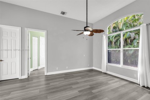 Casa en alquiler en Coral Springs, Florida, 5 dormitorios, 305.37 m2 № 2026218 - foto 21