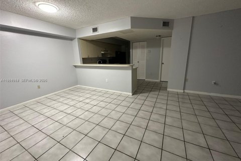 Condominio en venta en Cutler Bay, Florida, 1 dormitorio, 75.53 m2 № 2008684 - foto 6