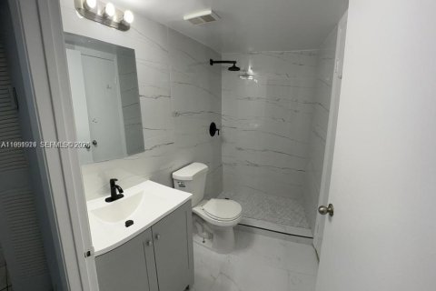 Condominio en venta en Cutler Bay, Florida, 1 dormitorio, 75.53 m2 № 2008684 - foto 9