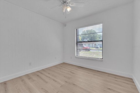 Villa ou maison à louer à Sanford, Floride: 2 chambres, 97.83 m2 № 2383987 - photo 16