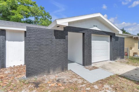 Villa ou maison à louer à Sanford, Floride: 2 chambres, 97.83 m2 № 2383987 - photo 2