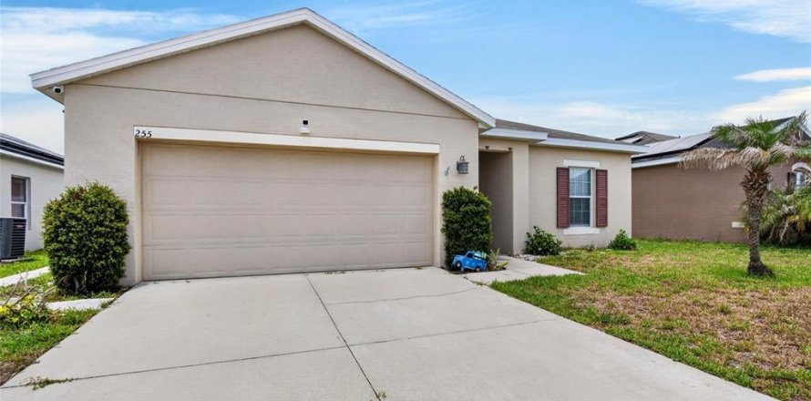 Casa en Winter Haven, Florida 4 dormitorios, 166.57 m2 № 2217669