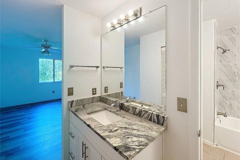 Casa en venta en Tampa, Florida, 4 dormitorios, 250.65 m2 № 2388286 - foto 22