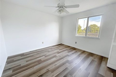 Casa en venta en Tampa, Florida, 4 dormitorios, 250.65 m2 № 2388286 - foto 17