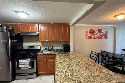Condo in Pinecrest, Florida, 2 bedrooms  № 1999334