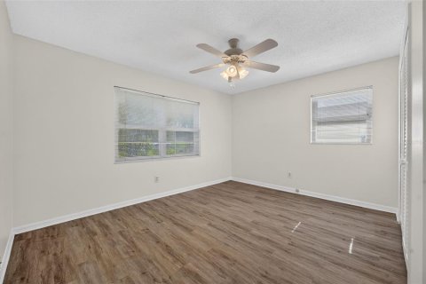 House in Maitland, Florida 5 bedrooms, 291.34 sq.m. № 2208658 - photo 24