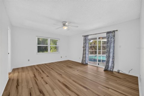 House in Maitland, Florida 5 bedrooms, 291.34 sq.m. № 2208658 - photo 17